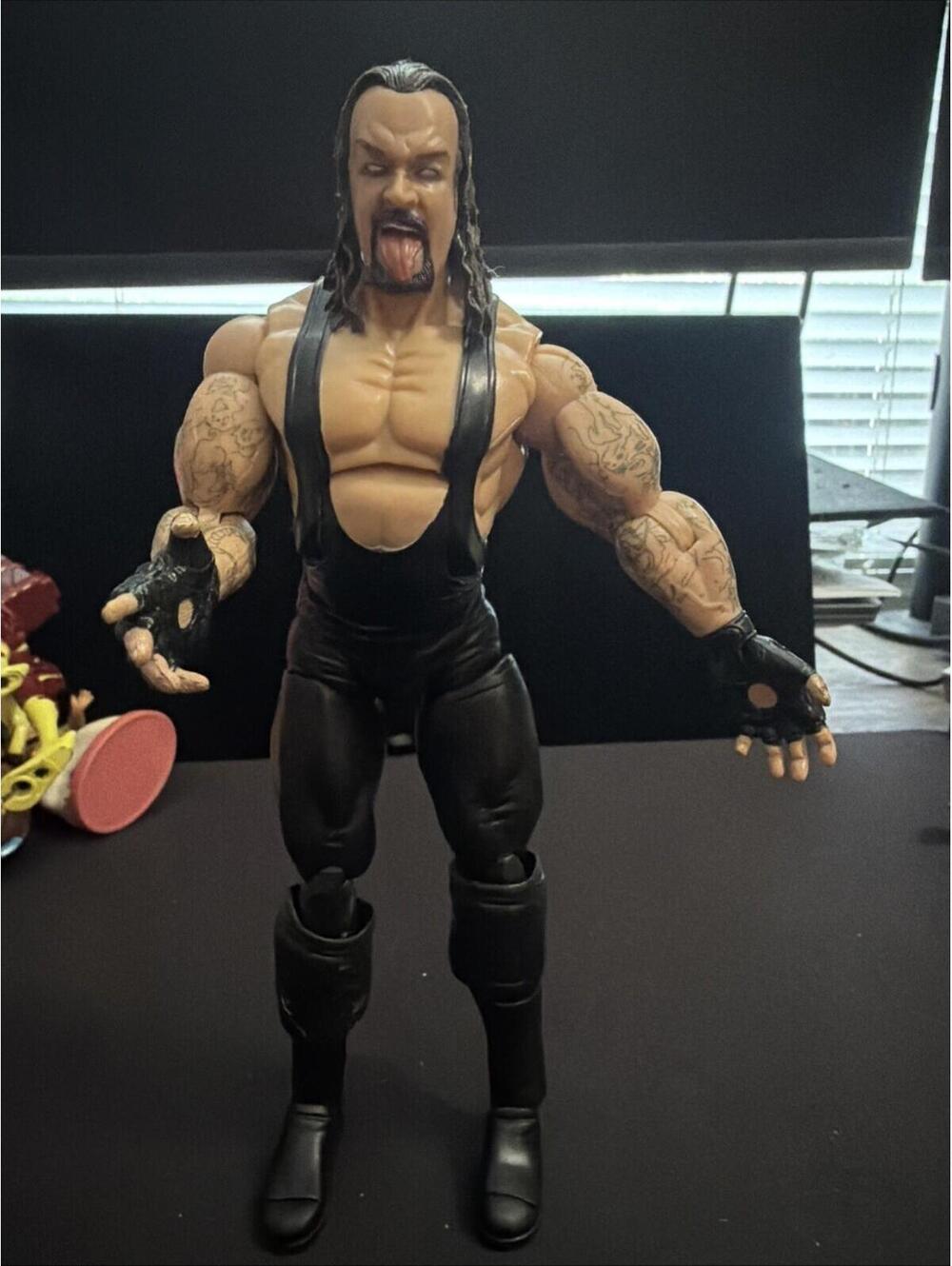 WWE JAKKS Pacific 2005 The Undertaker Wrestling Figure